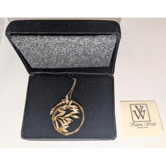 NIB Victoria Wieck Gold Tone 925 Sterling Silver CZ Bamboo Pendant 18 in chain - Picture 6 of 7
